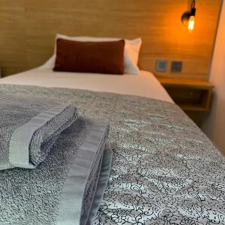 Lägenhet Camelia - 3 Bedroom With Terrace And Seaviews - Bugibba Promanade