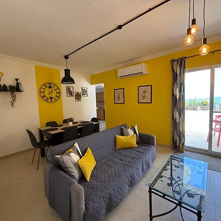 Camelia - 3 Bedroom With Terrace And Seaviews - Bugibba Promanade Lägenhet