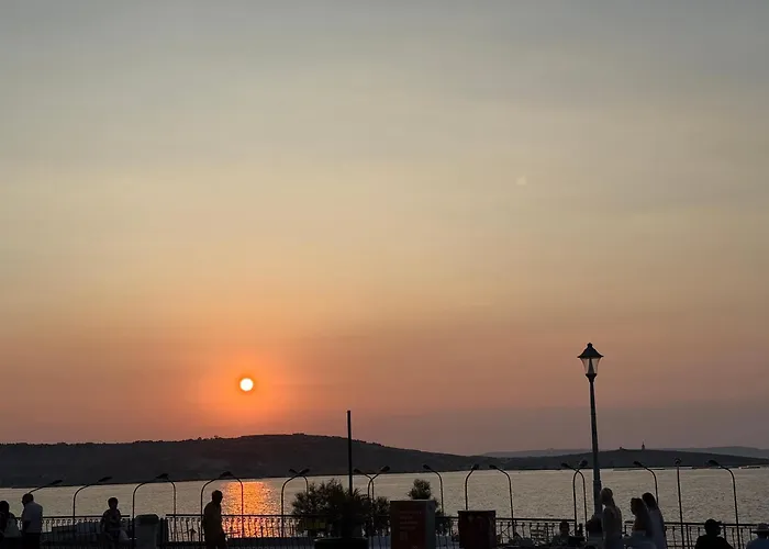 Camelia - 3 Bedroom With Terrace And Seaviews - Bugibba Promanade Lejlighed San Pawl il-Baħar