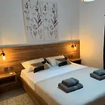 Camelia - 3 Bedroom With Terrace And Seaviews - Bugibba Promanade Lägenhet