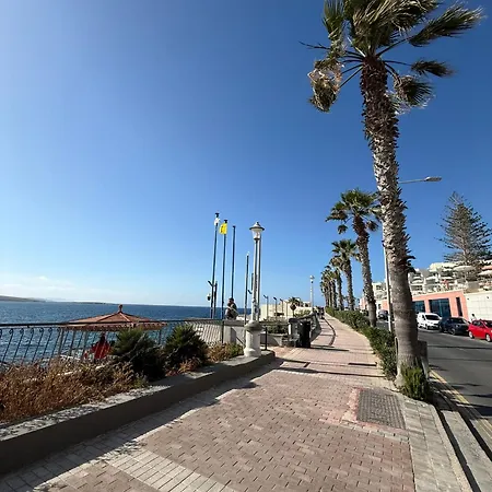 Camelia - 3 Bedroom With Terrace And Seaviews - Bugibba Promanade דירה