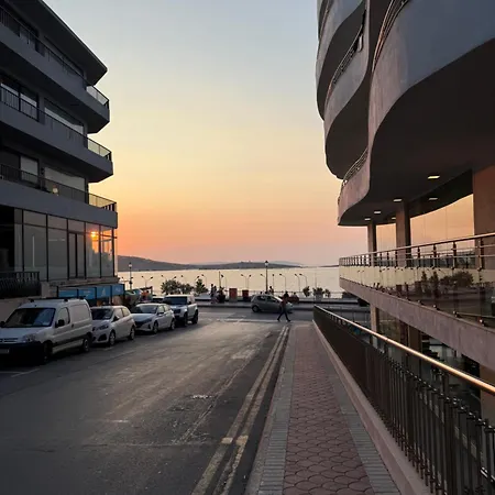 דירה Camelia - 3 Bedroom With Terrace And Seaviews - Bugibba Promanade סיינט פול ביי