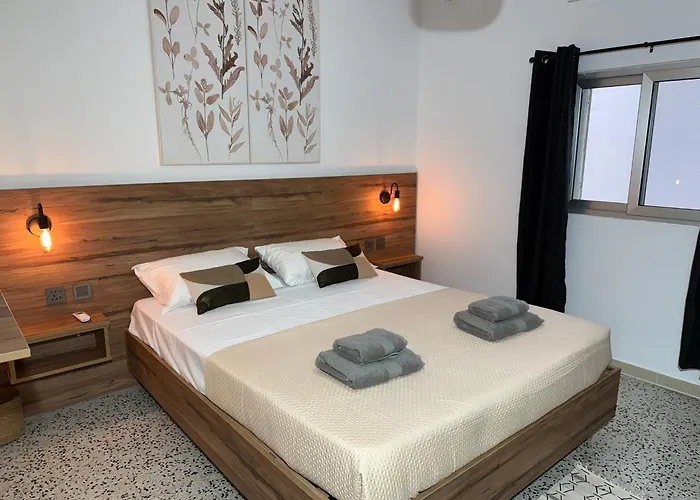 Camelia - 3 Bedroom With Terrace And Seaviews - Bugibba Promanade * St Paul's Bay